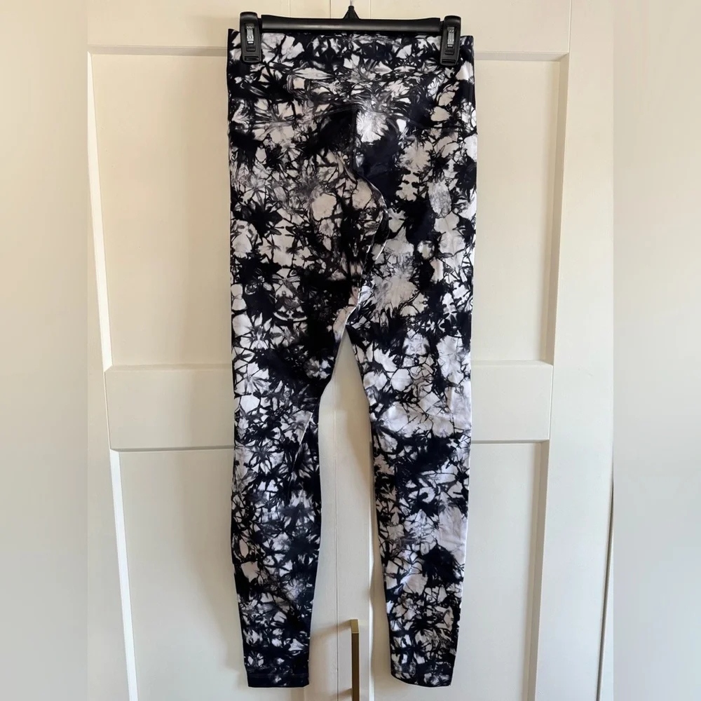 Lululemon Athletica Black and White Tie-Dye Leggings - Picture 2 of 4